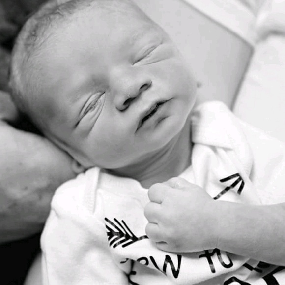 Meet your Posher, Trinity - Picture 1 of 1